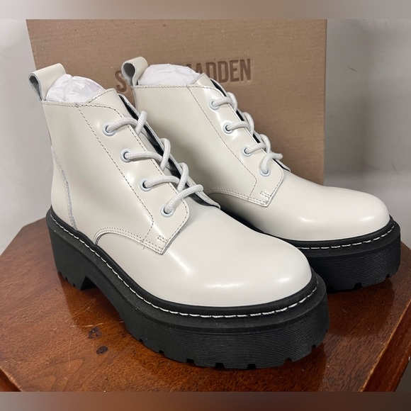 NWB Steve Madden Women's Larkin White Leather Lace up Boot - Multiple Sizes - Picture 6 of 17